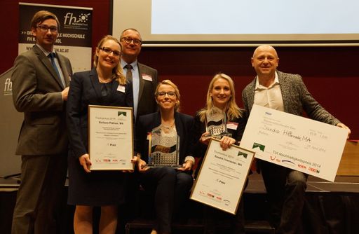 Vorschau Bild von Die strahlenden Siegerinnen des "Tourissimus"
und des "TUI Nachhaltigkeitspreises" glänzen mit ihren Trophäen um
die Wette v.l.n.r. Markus Penz (Wien Tourismus), Mira Oberkofler
(ÖGAF), Wolfgang Kleemann (ÖHT), Barbara Plattner (Siegerin
"Tourissimus"), Sandra Hillerzeder (Siegerin "TUI
Nachhaltigkeitspreis"), Josef Peterleithner (TUI Österreich).