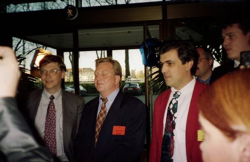 Vorschau Bild von Bill Gates (links) und Kurt Seidl (rechts) bei der European
Partner Conference 1996 in Kopenhagen