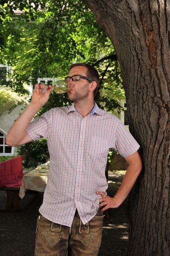 Vorschau Bild von Nikolaus Saahs: Zwölf Weine des Nikolaihof
Wachau haben 90 und mehr Punkte erhalten und gelten international
als "hervorragende Weine mit außergewöhnlicher Komplexität und
Charakter".