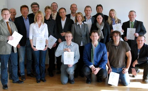  Zeugnisverteilung an die 15 neuen oberösterreichischen
Energieberater