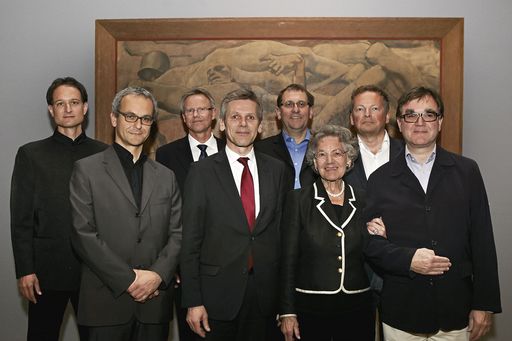  http://www.apa-fotoservice.at/galerie/5362 Im Bild
v.l.n.r.: Stefan Kutzenberger (Kurator), Ivan Ristic (Kurator),
Franz Smola (Museologischer Direktor, interim.), Josef Ostermayer
(Bundesminister für Kunst und Kultur), Christian Strasser (Direktor
MuseumsQuartier), Elisabeth Leopold (Kuratorin und Vorstandsmitglied
LPM), Peter Weinhäupl (Managing Director LPM), Diethard Leopold
(Vorstandsmitglied LPM)