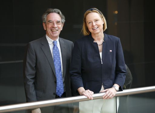  Christian Mutschlechner, Präsident des Austrian
Convention Bureaus, und Dr. Petra Stolba, Geschäftsführerin der
Österreich Werbung, bei der Präsentation von mira 2013