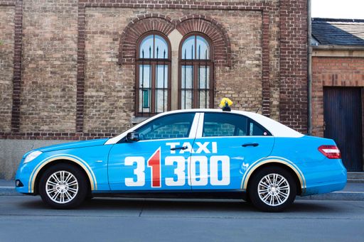 TAXI 31300 unterstützt Projekt "E-Taxi für Wien"