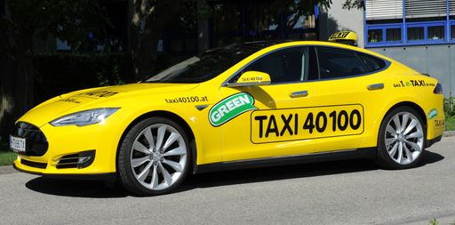 Das erste E-Taxi in Wien, ein Tesla S, verstärkt ab 20. Mai die
umweltfreundliche Flotte von Taxi 40100