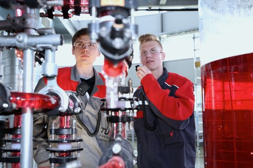 "TÜV AUSTRIA-OMV AKADEMIE WEINVIERTEL lädt am 4.6.
zum Tag der Weiterbildung nach Gänserndorf."