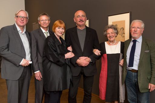  http://www.apa-fotoservice.at/galerie/5364 Im Bild
vlnr.: Carl Aigner (Vorstand Leopold Museum-Privatstiftung), Franz
Smola (Direktor Leopold Museum), Chris Lohner, Hannes Mlenek
(Künstler), Elisabeth Leopold, Fritz Koreny (Ausstellungskurator)