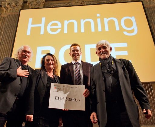 Vorschau Bild von Im Bild von links nach rechts: Lois Lammerhuber,
Silvia Lammerhuber (beide Edition Lammerhuber), Henning Bode, Werner
Sobotka (PHG)