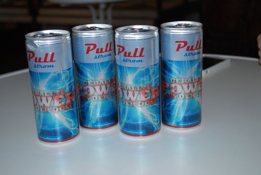  Geballte Power aus der Dose - "Pullstrom" steigt
mit dem Bestpreis in den österreichischen Strommarkt ein. Die
E-Control begrüßt diese kundenfreundliche STW-Aktion!