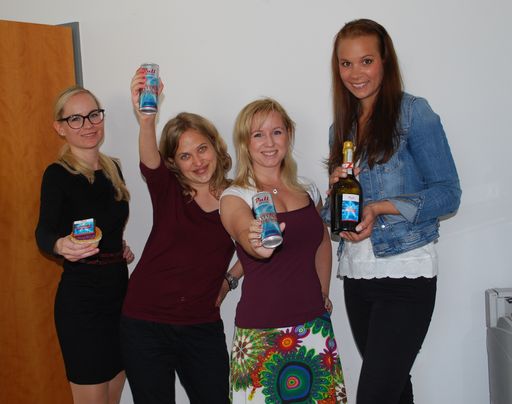 Vorschau Bild von Finden die Bestpreis-Onlinemarke "Pullstrom"
besonders cool (v. l.): Alena, Anja, Corinna und Melanie.