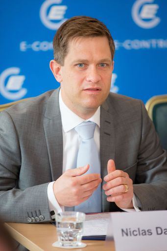 Vorschau Bild von "Kapazitätsmechanismen bergen die Gefahr, falsche
Investitionsanreize zu setzen", sagte Niclas Damsgaard vom
schwedischen Beratungsunternehmen SWECO und Autor einer Studie zu
Kapazitätsmechanismen in Europa.