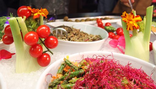 Vorschau Bild von Köstlichkeiten am Buffet