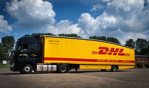 Teardrop Trailer. Deutsche Post DHL, der weltweit
führende Post- und Logistikanbieter, baut seine grüne Fahrzeugflotte
von derzeit rund 11.500 Fahrzeugen mit alternativem Antrieb und
aerodynamischen Modifikationen kontinuierlich aus. Weiterer Text
über OTS und www.presseportal.de/pm/30097 / Die Verwendung dieses
Bildes ist für redaktionelle Zwecke honorarfrei. Veröffentlichung
bitte unter Quellenangabe: "obs/Deutsche Post DHL"