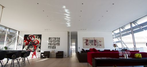 Vorschau Bild von Im Palais Rasumofsky wurden insgesamt 44 unsichtbare Lautsprecher
installiert - hier im Esszimmer sind davon 8 Stück (nicht) zu sehen.