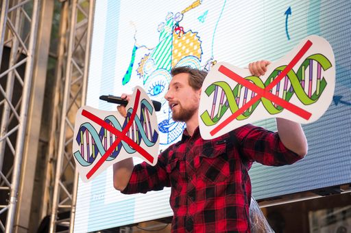 Vorschau Bild von Martin Moder, Gewinner Science Slam 2014