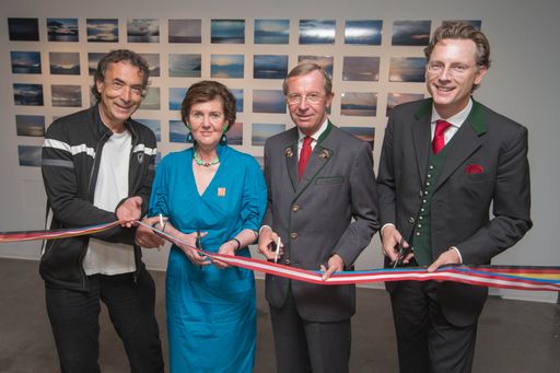 Vorschau Bild von Im Bild v.l.n.r.: Eröffnung der Ausstellung
"Alpenliebe" auf der Kaiser-Franz-Josef-Höhe an der Großglockner
Hochalpenstraße - Hubert von Goisern, Festspielpräsidentin Helga
Rabl-Stadler, Landeshauptmann Wilfried Haslauer und GROHAG GD
Johannes Hörl