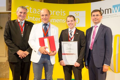 Staatspreis Unternehmensqualität 2014 geht an GGZ,
v.l.n.r.: Konrad Scheiber, CEO Quality Austria; Gerd Hartinger, GF
GGZ; Martin Orehovec, Qualitäts- und Projektmanagement GGZ; MR
Martin Janda, Wirtschaftsministerium.