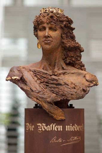 Vorschau Bild von Büste Bertha von Suttner