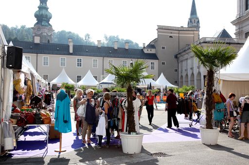  Sunny Summer Sale von Donnerstag, 3. bis
Samstag, 5. Juli 2014 am Kapitelplatz in der Salzburger Altstadt.