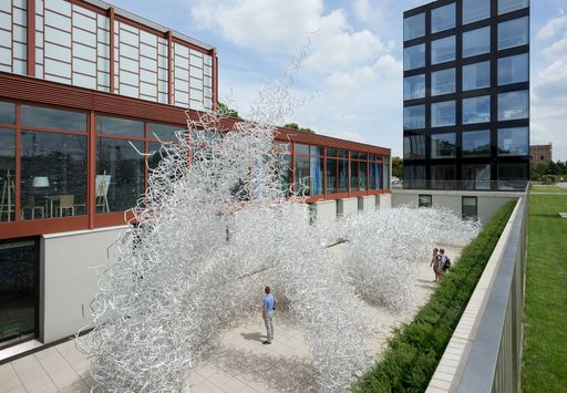 Installationsansicht mit Pavillon Installationsansicht mit
Pavillon
