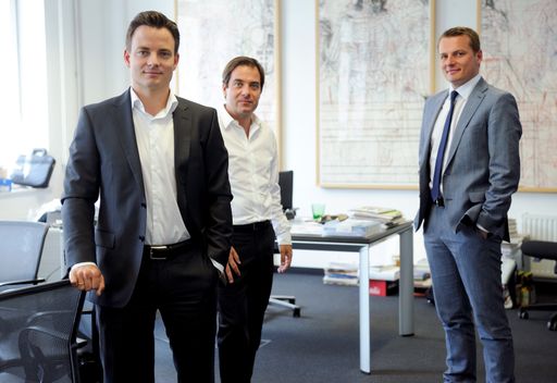 Im Bild v.l.n.r.: Dr. Rudolf Schwarz, Rainer Nowak,
Mag. Herwig Langanger