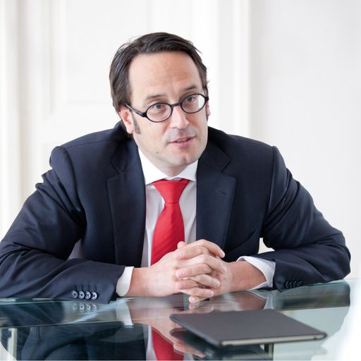  Martin Schiefer betreut das Vergabeverfahren für
die neue Kärntner Flugrettung.