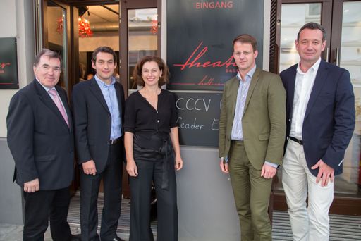  http://www.apa-fotoservice.at/galerie/5594/ Im Bild
v.l.n.r.: Christoph Bruckner, GF CCCV und Agentur Die
Kommunikationsberater; Alexander Zauner, Marketmind; Gerlinde
Wiesner, GF CCCV und Agentur Die Kommunikationsberater; Michael
Fleischhacker, Journalist; Mag. Michael Hlava, Präsident des CCCV