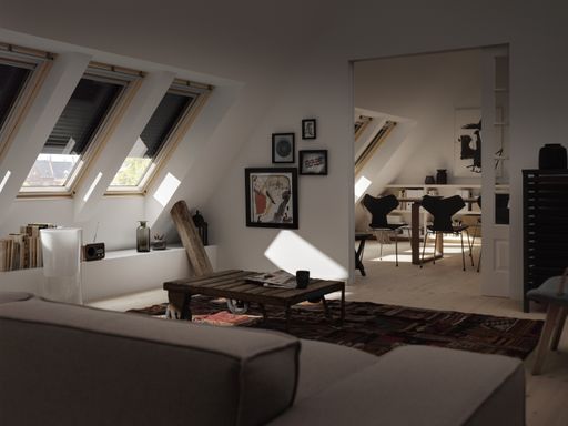 VELUX Rollläden bieten umfassenden Komfort: sie bieten besten
Hitzeschutz, verdunkeln den Raum, wirken einbruchshemmend und
verbessern die Wärmedämmung im Winter.