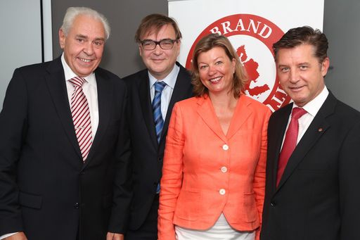  http://www.apa-fotoservice.at/galerie/5514 Im Bild
vlnr.: Dr. Friedrich RÖDLER (Präsident Österreichisches Patentamt),
Dr. Gerald GANZGER (Partner Lansky, Ganzger & Partner), Anett HANCK
(Geschäftsführerin CSO Verlagsgruppe News), KR DI Dr. Gerhard
HREBICEK, MBA (Herausgeber eurobrand 2014, Vorstand European Brand
Institute)