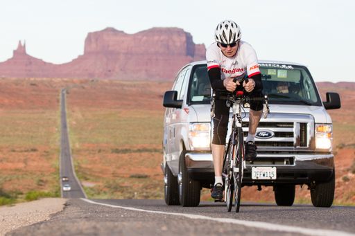  Lothar Färber vor dem Monument Valley