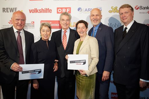 http://www.apa-fotoservice.at/galerie/5664 Im Bild
v.l.n.r. Volkshilfe Präsident Josef Weidenholzer, Volkshilfe
Schirmfrau Margit Fischer, Bundespräsident Heinz Fischer, Wiener
Gesundheits- und Sozialstadträtin Sonja Wehsely, Volkshilfe
Bundesgeschäftsführer Erich Fenninger, Vorstandsdirektor Dietmar
Hoscher von den Casinos Austria, Hauptsponsor des Abends