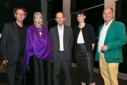  http://www.apa-fotoservice.at/galerie/5519 Im Bild
vlnr.: Hans-Peter Wipplinger (Kunsthalle Krems), Martha Jungwirth
(Künstlerin), Gregor Schmoll (Künstler), Stephanie Damianitsch
(Kuratorin) und Landeshauptmann-Stv. Wolfgang Sobotka