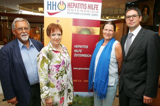  http://www.apa-fotoservice.at/galerie/5694 Im Bild
v.l.n.r.: Univ.Prof.Dr. Peter Ferenci (hepatologischer Fachbeirat),
Angelika Widhalm (Präsidentin Hepatitis Hilfe Österreich), Silvia
Wogowitsch (Obfrau vom Verein der Lebertransplantierten Österreichs)
und Assoz.Prof.Priv.Doz.Dr.Arnulf Ferlitsch (hepatologischer
Fachbeirat)