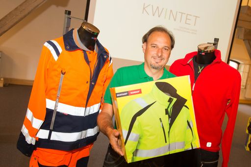  http://www.apa-fotoservice.at/galerie/5653/ PK 20
Jahre KWINTET Austria - Vom Blaumann zur High-Tech-Arbeitshose Im
Bild: Ing. Elmar Kandolf (Geschäftsführer der KWINTET Austria GmbH)