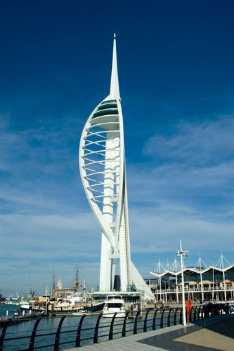 Die con.os Fachexkursion im September führt
unter anderem zum Spinnaker Tower in Portsmouth.