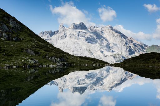 Die drei Türme sieht der Wanderer auf der Etappe
21, von der Lindauer Hütte nach Brand.