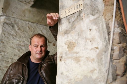  Dr. Thomas Müller ist Europas führender
Kriminalpsychologe und Profiler.
