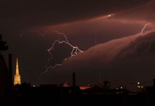 Vorschau Bild von Blitze über dem Wiener Stephansdom