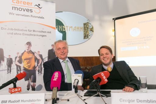  http://www.apa-fotoservice.at/galerie/5811 Im Bild
v.l.n.r.: Bundessozialminister Rudolf Hundstorfer; Gregor Demblin,
Co-Founder Career Moves.