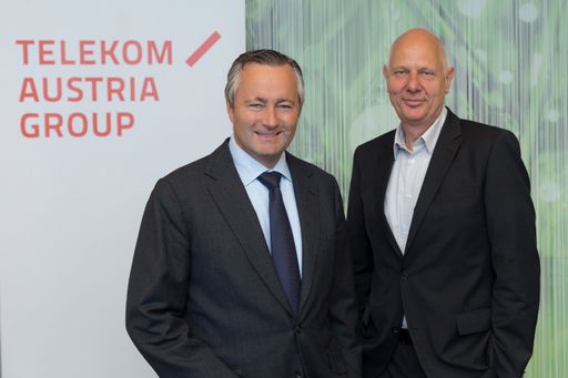  http://www.apa-fotoservice.at/galerie/5730/ Im Bild
v.l.n.r.: Hannes Ametsreiter, Generaldirektor Telekom Austria Group
und A1; Matthias Horx, Zukunftsforscher