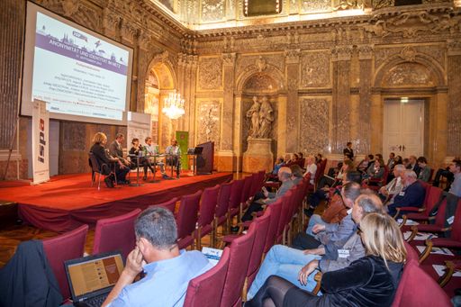 Vorschau Bild von Unter der Leitung von Franz Zeller (Ö1) diskutieren Ingrid
Brodnig (Falter), Jörg Bauer (ixquick), Sebastian Hofer (profil),
Jonas Westphal (Analyst und Berater zu digitaler Kommunikation) und
Pepi Zawodsky (MacLemon/Austrian Privacy Foundation) über Anonymität
und Identität im Internet.