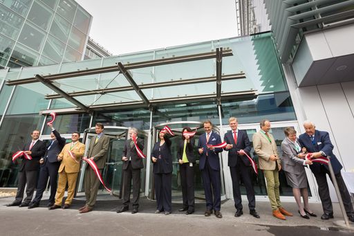 Vorschau Bild von Eröffnung eines neuen Gebäudes im Boehringer
Ingelheim RCV, v.l.n.r.: Philipp von Lattorff, DI Tomas Elger, Ing.
Karl-Heinz Strauss, Christian Boehringer, Dr. Wolfgang Baiker,
Vizebürgermeisterin Mag. Renate Brauner, Mag. Irmgard Gettinger,
Jean Scheftsik de Szolnok, Prof. Dr. Eric Haaksma, Dr. Michael
Freissmuth, Mag. Brigitte Ederer, Albert Boehringer.