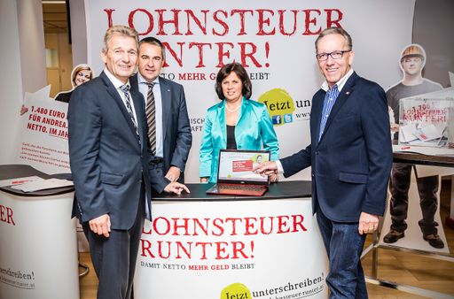 ÖGB-Präsident Erich Foglar, ÖGB-Vizepräsident
Norbert Schnedl, gf. ÖGB-Vizepräsidentin Renate Anderl und
AK-Präsident Rudi Kaske präsentieren heute den Online-Rechner zum
ÖGB/AK-Steuermodell.
