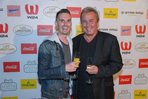 Vorschau Bild von Musiker James Cottriall mit Udo Huber