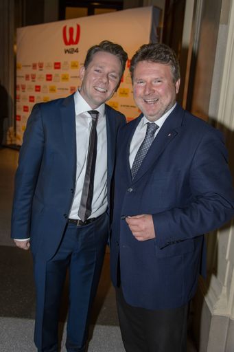 Vorschau Bild von WH Medien Geschäftsführer Marcin Kotlowski mit Wohnbau Stadtrat
Michael Ludwig.