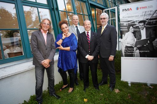  http://www.apa-fotoservice.at/galerie/5933 Im Bild
v.l.n.r.: DJ Bootsy, Dir. Tatjana Lackner, MBA (Schule des
Sprechens), Mag. Alfred Waschl (Präsident IFMA Austria), Ing.
Kurt-Helmut Mraz, MSc (Vorstandsvorsitzender FMA) Ing. Peter Kovacs
(Vorstandsvorsitzender stv. FMA)