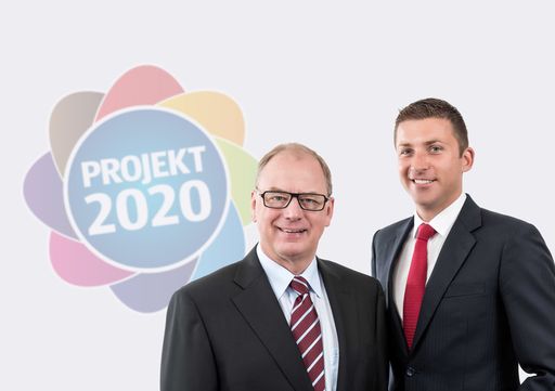 Vorschau Bild von Hofer-Hauptgeschäftsführer Friedhelm Dold und
Günther Helm.