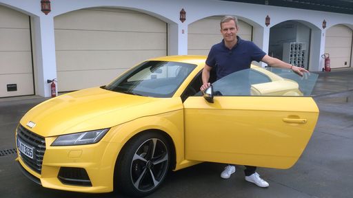 GRIP-Moderator Matthias Malmedie und der neue Audi
TT. Weiterer Text über OTS und www.presseportal.de/pm/6605 / Die
Verwendung dieses Bildes ist für redaktionelle Zwecke honorarfrei.
Veröffentlichung bitte unter Quellenangabe: "obs/RTL II"