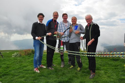  Peter Weidinger/Tourismusreferent, Bernhard
Plasounig/WK-Villach, Peter McDonald/SVA-Obmann, Andy Holzer, Rudolf
Gross/SVA-Kärnten (v.l.n.r.)