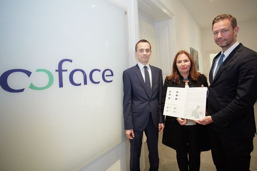 http://www.apa-fotoservice.at/galerie/5897 Im Bild
v.l.n.r. Grzegorz Sielewicz, Economist Coface Central Europe Region,
Katarzyna Kompowska, Coface Executive Manager Central Europe und
Christian Berger, Coface Country Manager Austria