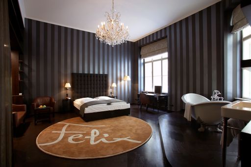  Die Felix Suite im Altstadt Vienna als edles Ambiente, um sich
für einen speziellen Abend dank MOIREE und Schminks herauszuputzen